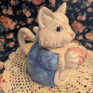 Cat Shaped Ceramic Teapot Vintage Antique No Callouts Great